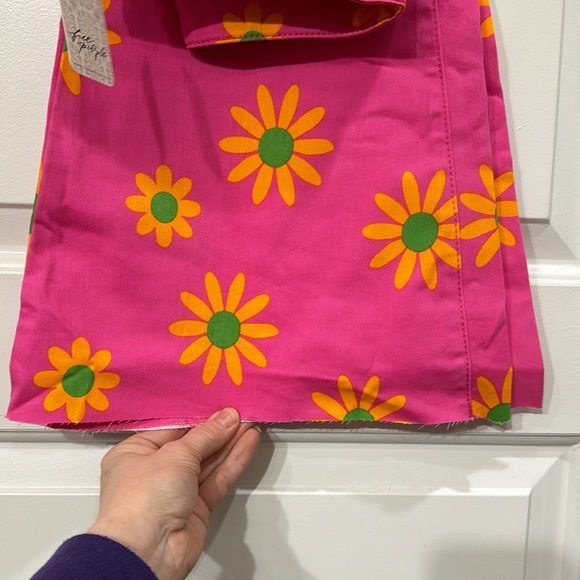 *NEW* FREE PEOPLE QUAKE FLORAL PRINTED CROP FLARE - Picture 8 of 9